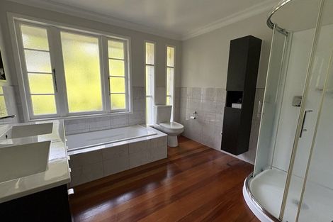 Photo of property in 62 Grande Vue Road, Hillpark, Auckland, 2102