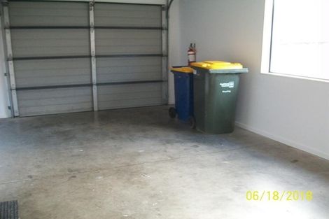 Photo of property in 1/10 Netherlands Avenue, Kelston, Auckland, 0602