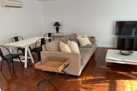 Photo of property in 2b Wilkinson Street, Oriental Bay, Wellington, 6011