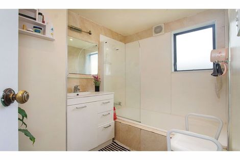 Photo of property in 2a Ranch Avenue, Beach Haven, Auckland, 0626