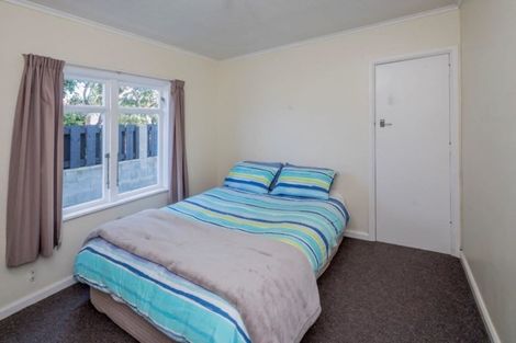 Photo of property in 35 Rangihiroa Street, Waikanae Beach, Waikanae, 5036