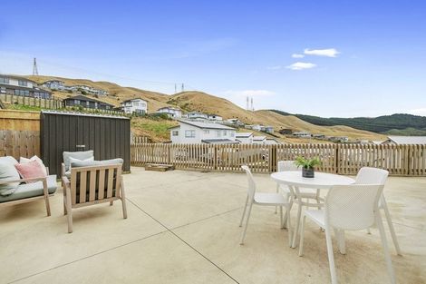 Photo of property in 127 Amesbury Drive, Churton Park, Wellington, 6037