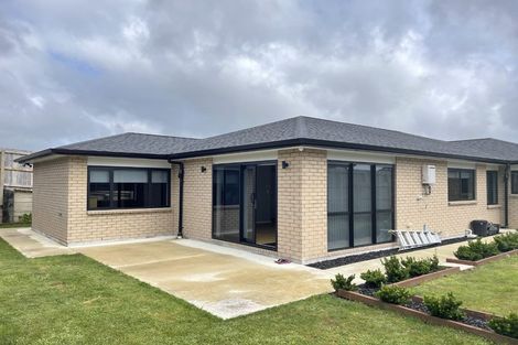 Photo of property in 4 Opouatu Avenue, Glenbrook, Waiuku, 2681