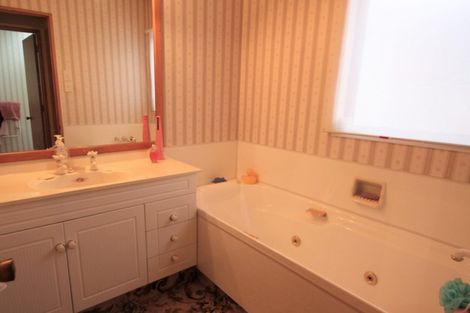 Photo of property in 16 Traford Street, Gore, 9710