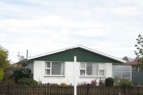 Photo of property in 16 Daniels Road, Redwood, Christchurch, 8051