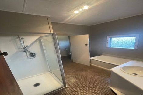 Photo of property in 40 Waiwaka Terrace, Strandon, New Plymouth, 4312