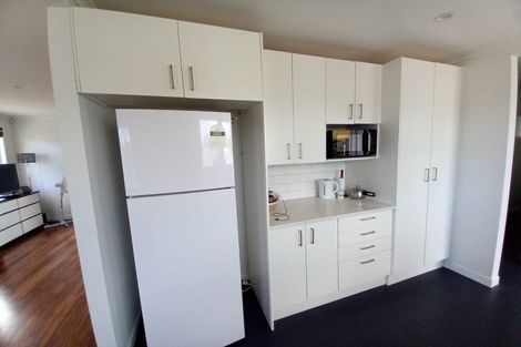 Photo of property in 20 Tamariki Avenue, Kelston, Auckland, 0602