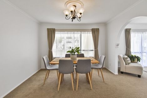 Photo of property in 147 Walter Strevens Drive, Conifer Grove, Takanini, 2112