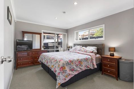 Photo of property in 152 Everglade Drive, Totara Heights, Auckland, 2105