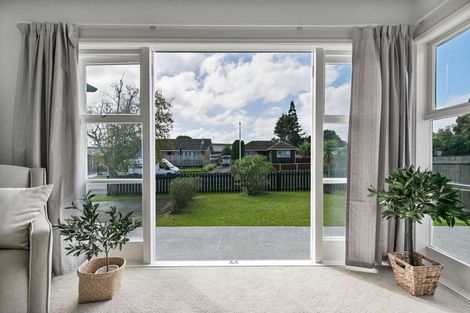 Photo of property in 27 Woburn Street, Mangere East, Auckland, 2024