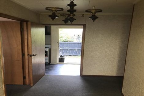 Photo of property in 2/24 Tango Place, Henderson, Auckland, 0610