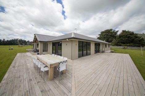 Photo of property in 97a Albert Road, Tokomaru, Palmerston North, 4474