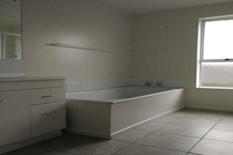 Photo of property in 22 Mckellar Place, Hornby, Christchurch, 8042