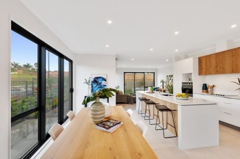 Photo of property in 40 Owen Chapman Drive, Red Beach, 0932