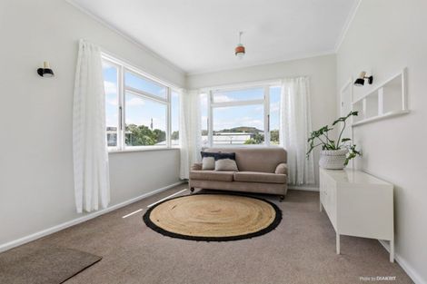 Photo of property in 199 Newlands Road, Newlands, Wellington, 6037