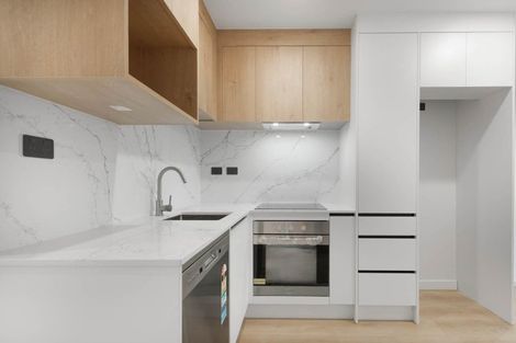 Photo of property in 2/399 Massey Road, Mangere East, Auckland, 2024