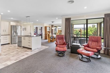 Photo of property in 18 Feist Street, Carterton, 5713