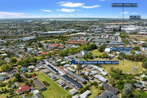 Photo of property in 11/20 Seabrook Avenue, New Lynn, Auckland, 0600