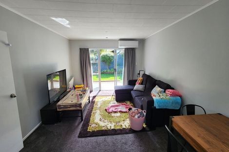 Photo of property in 1/80 Airlie Road, Plimmerton, Porirua, 5026