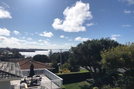 Photo of property in 1/22 Rothesay Bay Road, Rothesay Bay, Auckland, 0630