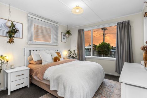 Photo of property in 24 Bournemouth Crescent, Aranui, Christchurch, 8061