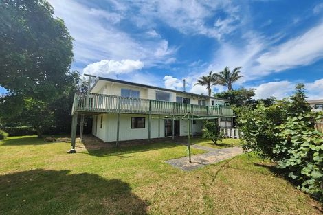 Photo of property in 16 Leaming Place, Clarks Beach, 2122
