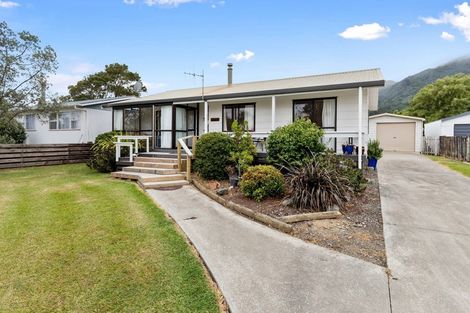 Photo of property in 32 Stirling Street, Te Aroha, 3320