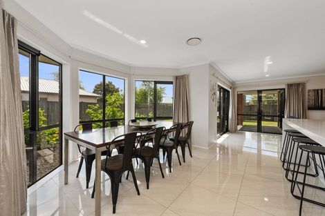 Photo of property in 8 Waiwherowhero Drive, St Andrews, Hamilton, 3200