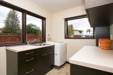 Photo of property in 4 Darcy Place, Massey, Auckland, 0614