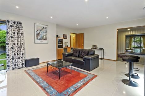 Photo of property in 100 Gardiners Road, Harewood, Christchurch, 8051