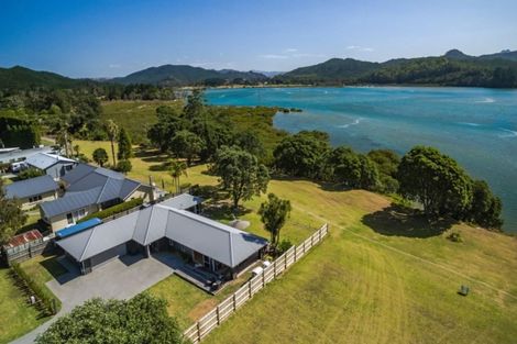 Photo of property in 71 Tangiteroria Lane, Pauanui, Hikuai, 3579