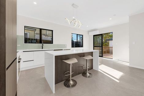 Photo of property in 76a Ennis Avenue, Pakuranga Heights, Auckland, 2010