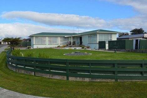 Photo of property in 2 Highfield Terrace, Newfield, Invercargill, 9812