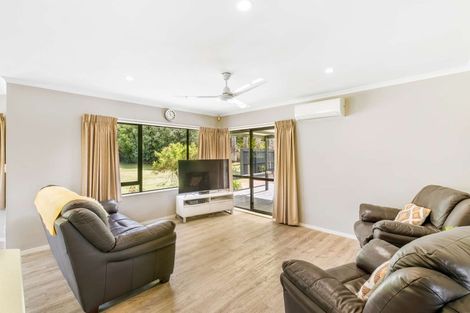 Photo of property in 16 Awaroa Stream Drive, Waiuku, 2123
