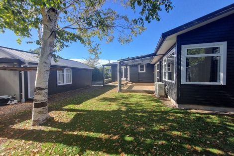 Photo of property in 8 Kempton Street, Greytown, 5712