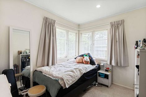 Photo of property in 47 Neil Avenue, Te Atatu Peninsula, Auckland, 0610