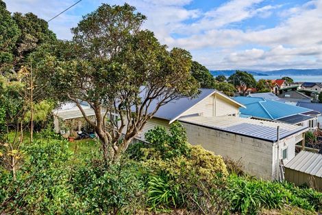 Photo of property in 9 Totara Street, Eastbourne, Lower Hutt, 5013