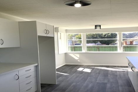 Photo of property in 32 Pearce Crescent, Taita, Lower Hutt, 5011