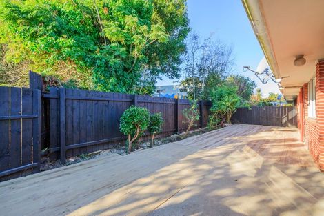 Photo of property in 1/251 Forrest Hill Road, Forrest Hill, Auckland, 0620