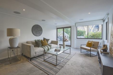 Photo of property in 2/24 Colonial Road, Birkenhead, Auckland, 0626