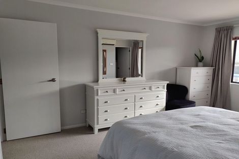 Photo of property in 7 Silhouette Way, Western Heights, Hamilton, 3200