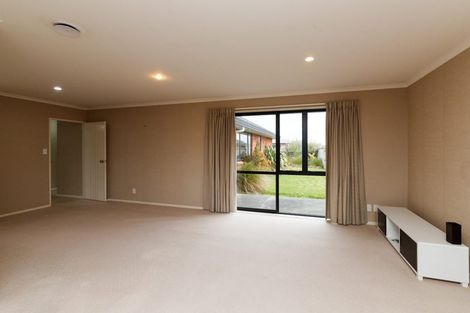 Photo of property in 11 Orlando Way, Kelvin Grove, Palmerston North, 4414
