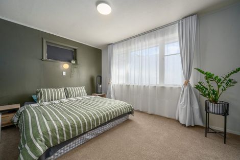 Photo of property in 73 Taylor Terrace, Tawa, Wellington, 5028