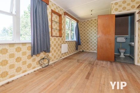 Photo of property in 33 Spenmoor Street, Newlands, Wellington, 6037