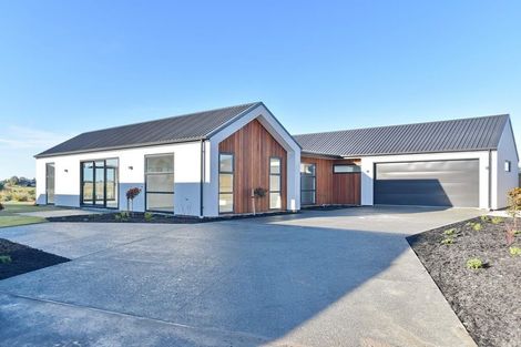 Photo of property in 17 Angus Place, Rangiora, 7400