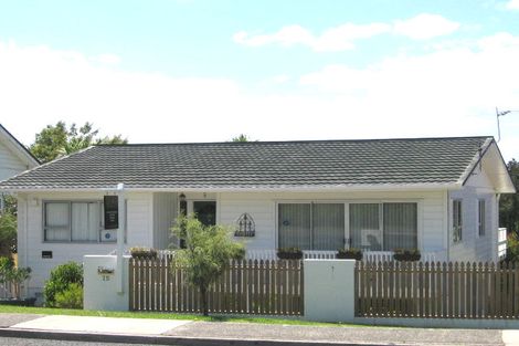 Photo of property in 75 Rangatira Road, Beach Haven, Auckland, 0626