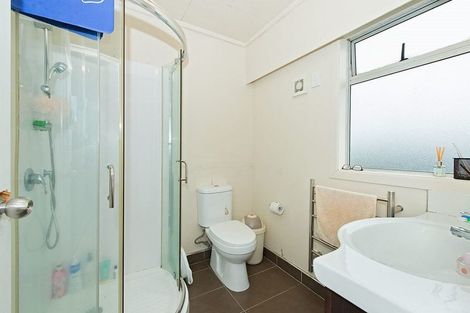 Photo of property in 1016 East Coast Road, Fairview Heights, Auckland, 0630