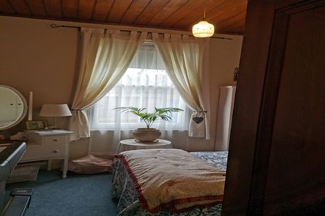 Photo of property in 21 Church Street, Waipawa, 4210