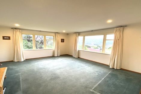 Photo of property in 3 Cecil Road, Tawa, Wellington, 5028