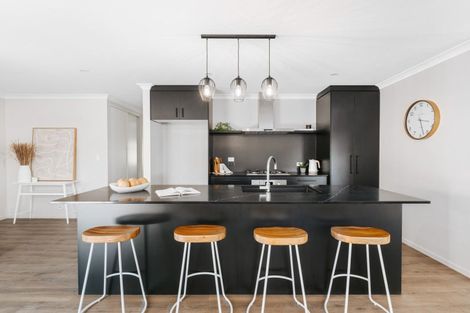 Photo of property in 35 Pakanga Grove, Pyes Pa, Tauranga, 3112